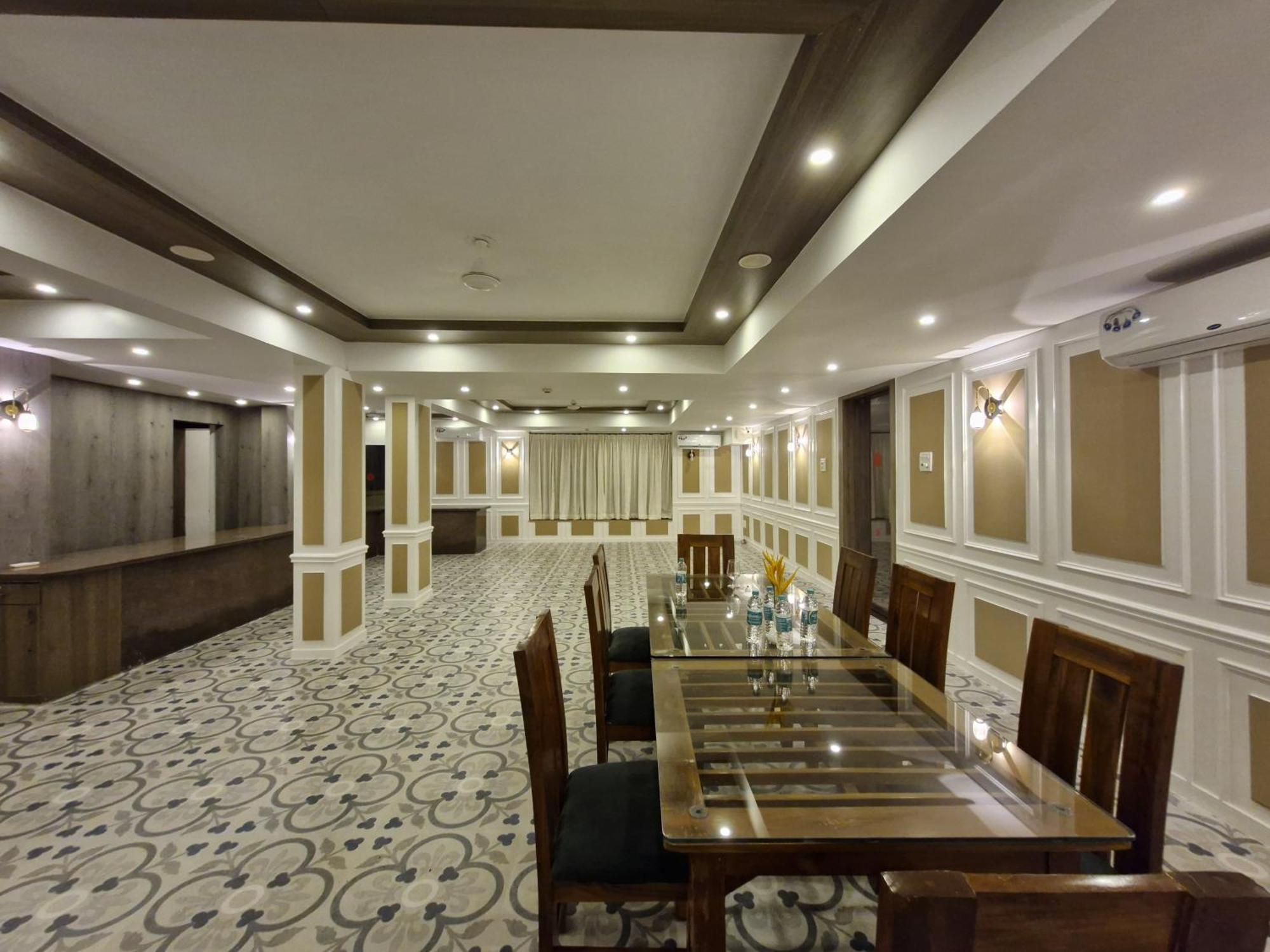 Golden Landmark Green Valley Beach Resort Дона Паула Екстериор снимка
