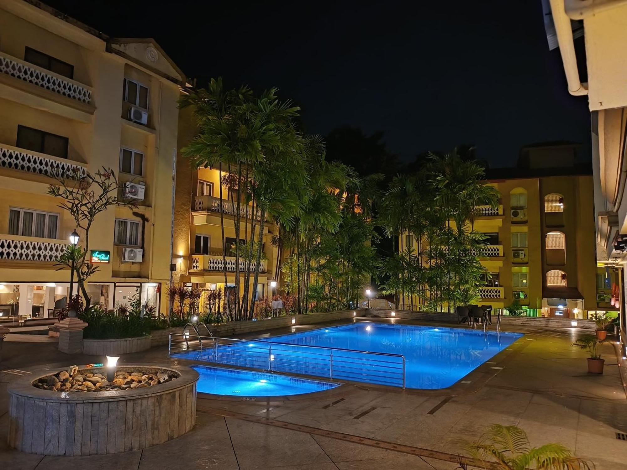 Golden Landmark Green Valley Beach Resort Дона Паула Екстериор снимка