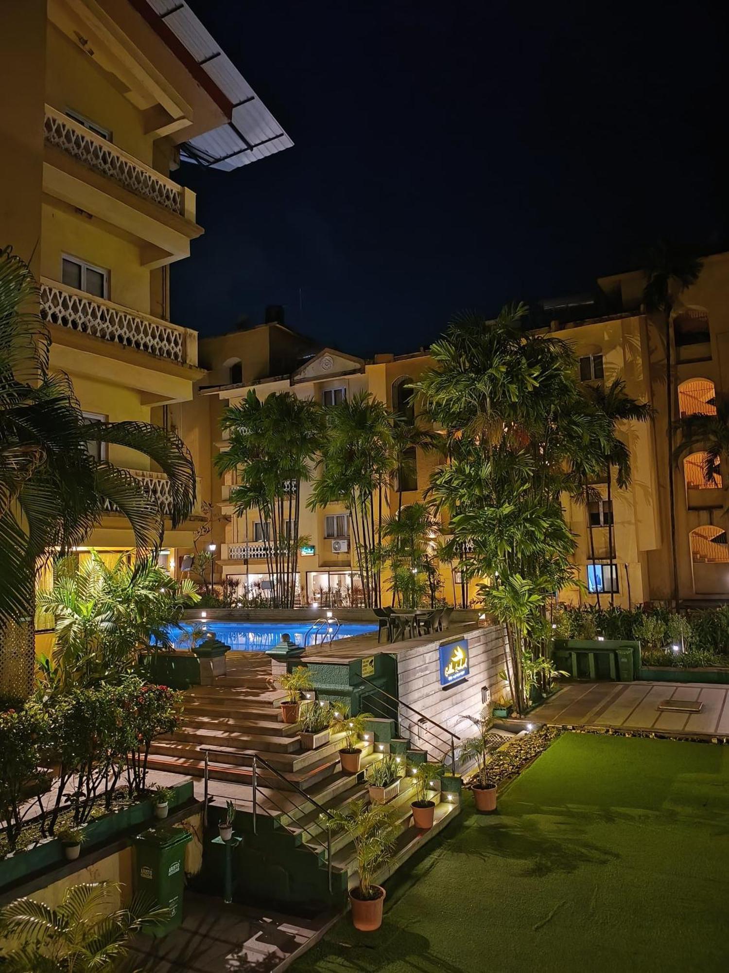 Golden Landmark Green Valley Beach Resort Дона Паула Екстериор снимка