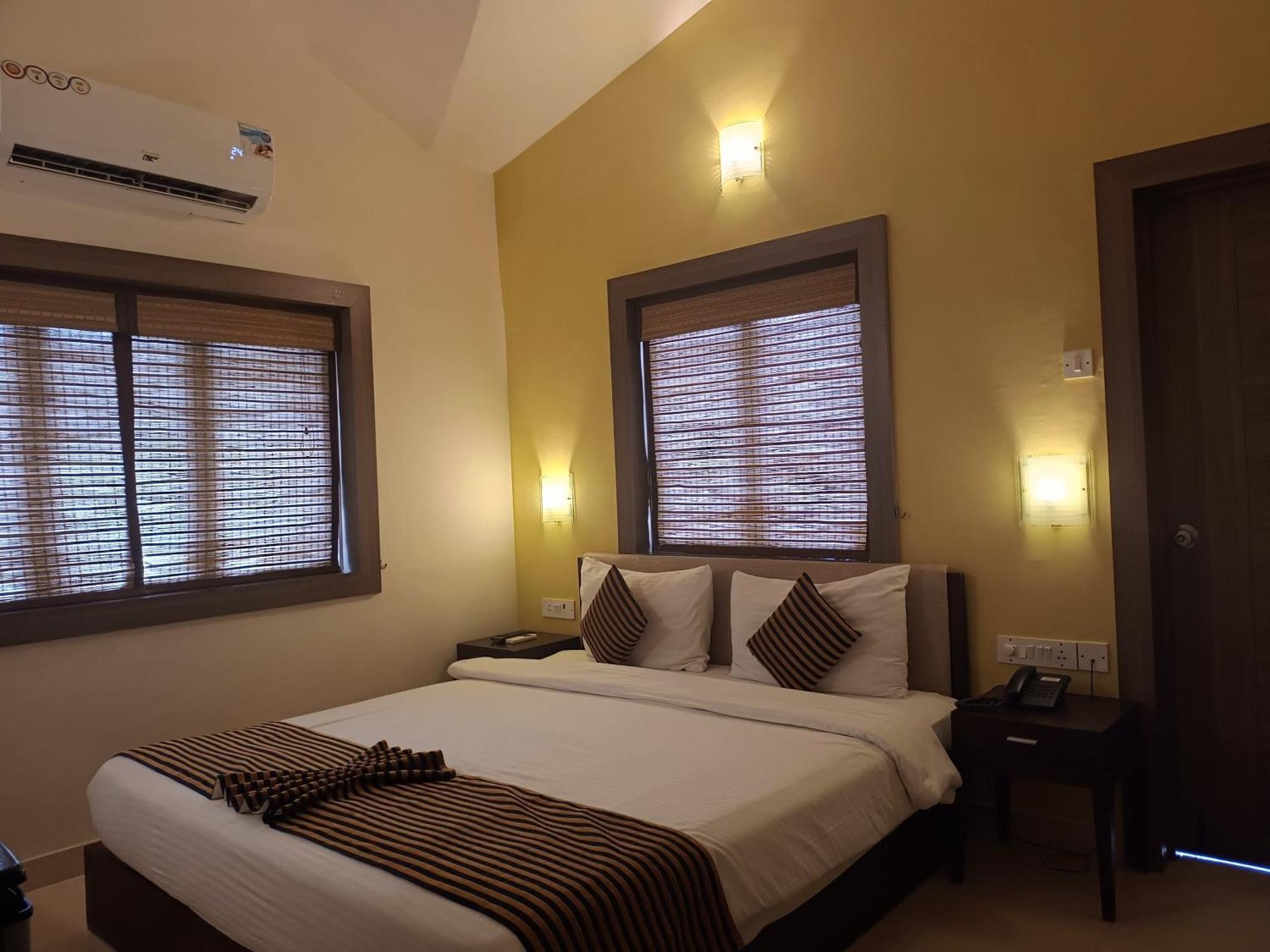 Golden Landmark Green Valley Beach Resort Дона Паула Екстериор снимка