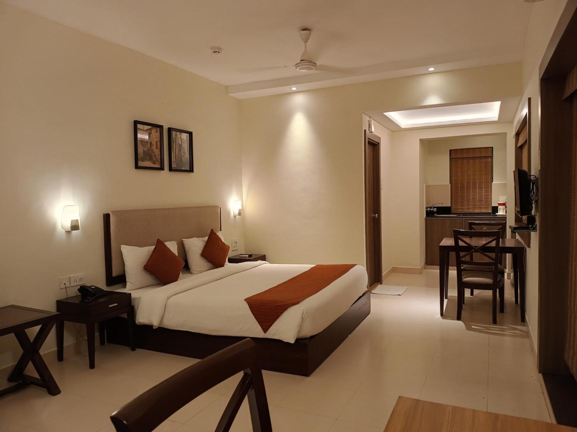 Golden Landmark Green Valley Beach Resort Дона Паула Екстериор снимка
