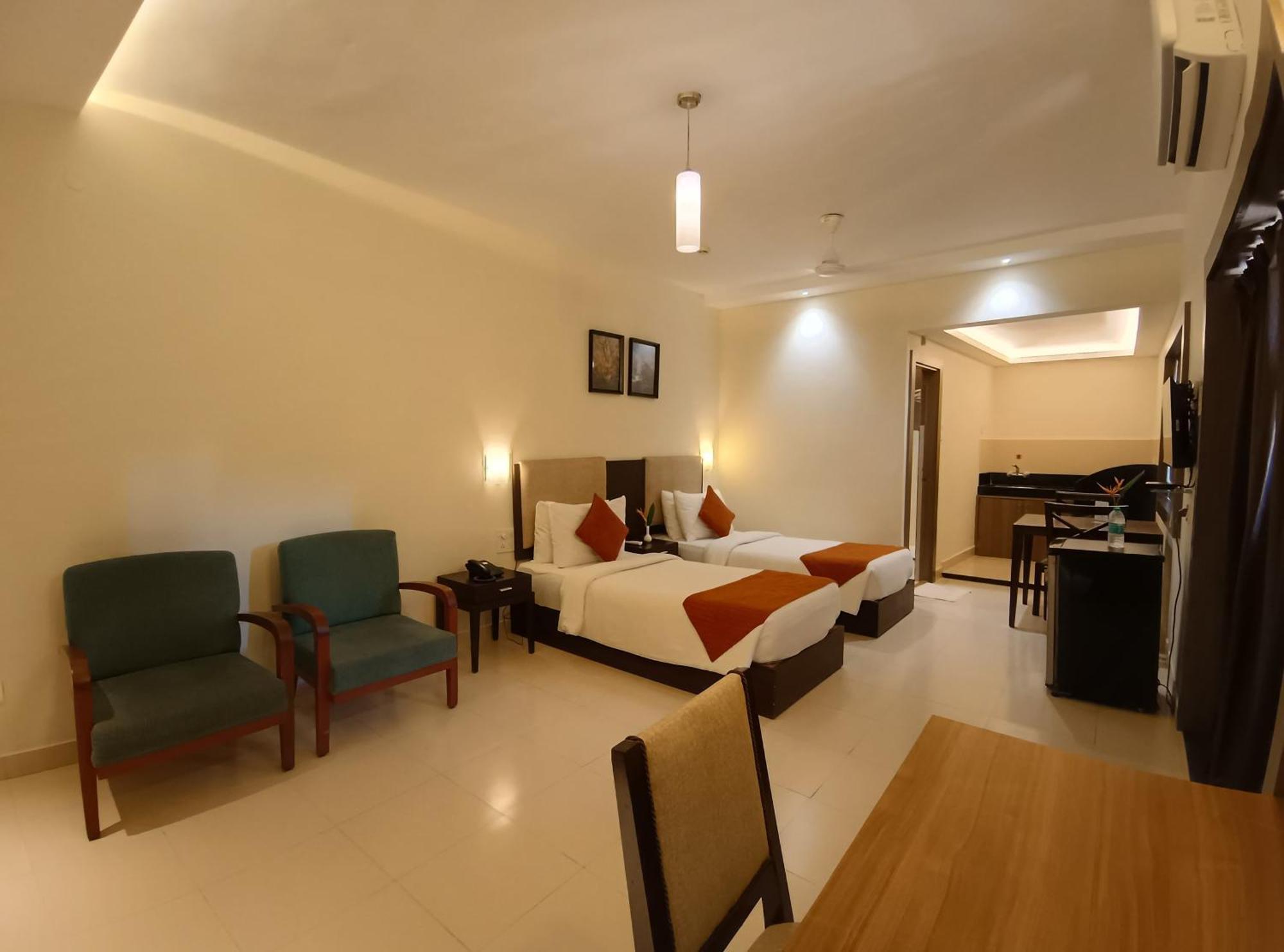 Golden Landmark Green Valley Beach Resort Дона Паула Екстериор снимка